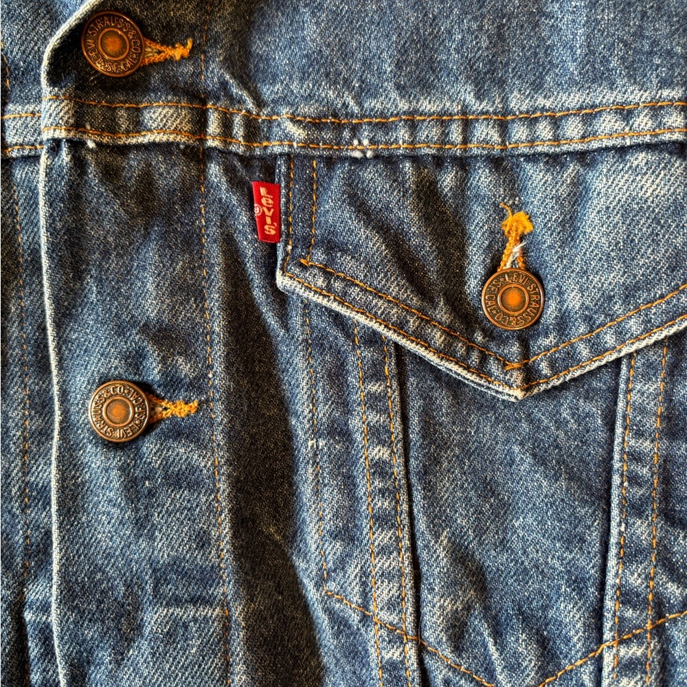 Vintage 90s Levi’s Denim Jacket - Picture 4 of 7